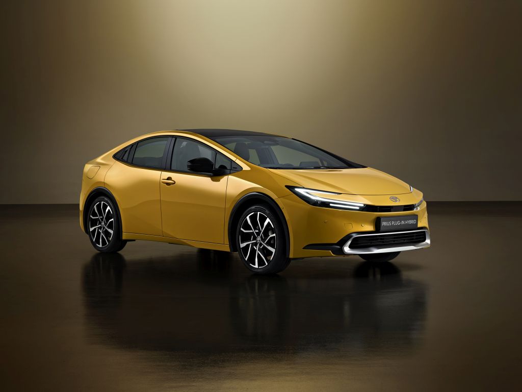 2022 PRIUS PLUG IN HYBRID 3